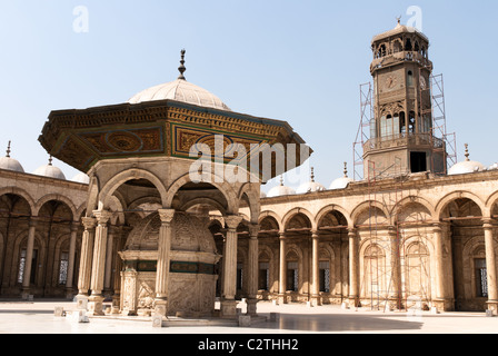 Cortile colonnato e di Muhammad Ali Moschea - Il Saladino Cittadella del Cairo del Basso Egitto Foto Stock