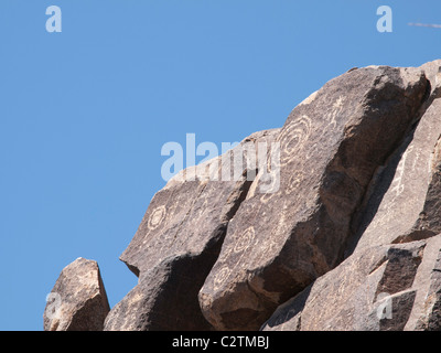 Antiche incisioni rupestri sono situati in corrispondenza di Signal Hill nel Parco nazionale del Saguaro ad ovest di Tucson in Arizona USA Foto Stock