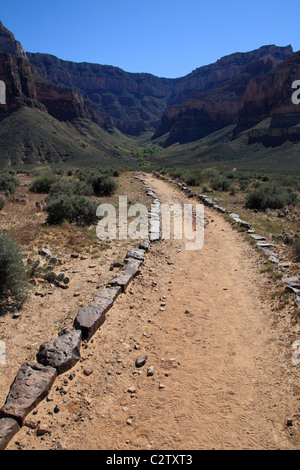 L'immagine verticale del punto di Plateau trail nel Grand Canyon osservando il Bright Angel Trail Foto Stock