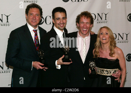 Kevin McCollum, Lin-Manuel Miranda, Jeffrey Sceler, Jill Furman sessantaduesima Tony Awards al Radio City Music Hall - Sala stampa Foto Stock