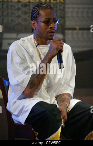 Giocatori NBA Allen Iverson ha tenuto una conferenza stampa per il suo annuale evento di beneficenza per raccogliere fondi per la fondazione di crossover, Foto Stock