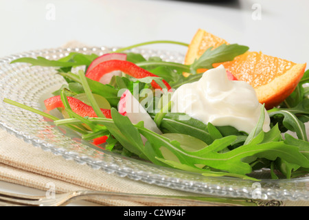 Insalata con radicchio, pepe e uva Foto Stock