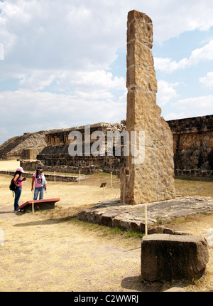 I turisti al Monte Alban rovine dello Stato di Oaxaca Messico Foto Stock