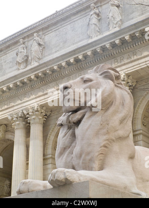 Statua di Lion, New York Public Library, ramo principale, NYC Foto Stock