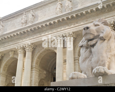 Statua di Lion, New York Public Library, ramo principale, NYC Foto Stock