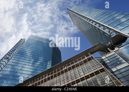 Architettura moderna, grattacieli con superficie in vetro a Pechino Central Business District, Pechino, Cina Foto Stock