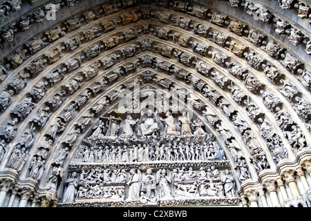 Portale, Notre Dame, Amiens, Piccardia, Francia Foto Stock