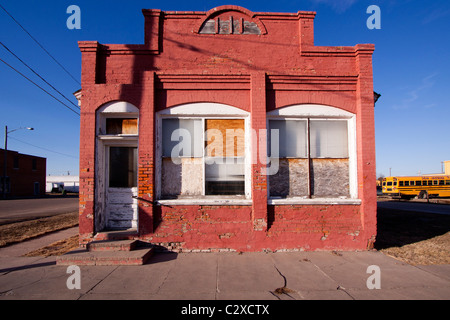Edificio abbandonato in mainstreet Sumner, Nebraska, Stati Uniti d'America. Foto Stock