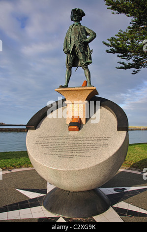 Il capitano Cook's Landing Site statua sul lungomare, Gisborne, Gisborne Regione, Isola del nord, Nuova Zelanda Foto Stock