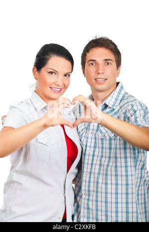 Bella coppia adorabile in amore abbracciando permanente e la formazione di un cuore con le loro mani isolati su sfondo bianco Foto Stock