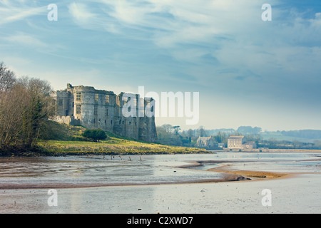 Carew Castle e mulino di marea, Pembrokeshire, West Wales, Regno Unito Foto Stock