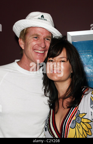 Matthew Modine e Emberly Modine la premiere del "prossimo" tenutasi presso il Laemmle Sunset 5 Los Angeles, California - Foto Stock