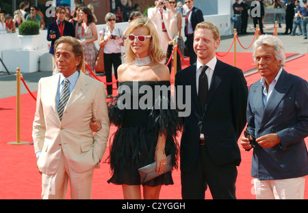 Valentino Garavani, Eva Herzigova, Giancarlo Giacometti e Matt Tyrnauer sessantacinquesimo Festival del Cinema di Venezia - Giorno 2 - 'Valentino: Foto Stock