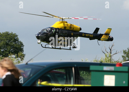 Wiltshire elicottero della polizia risponde a una situazione di emergenza nel WILTSHIRE REGNO UNITO 2012 Foto Stock