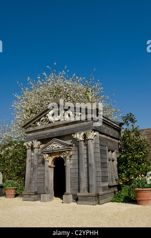 CASTELLO DI ARUNDEL, Park Temple nel Collector Earl's Garden, West Sussex, Inghilterra Regno Unito Foto Stock