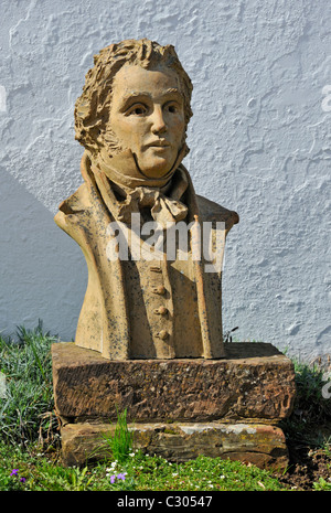 Busto scolpito di Robert Burns. La famosa in tutto il mondo antico fabbro del negozio, Gretna Green Dumfries And Galloway, Scozia, Regno Unito Foto Stock