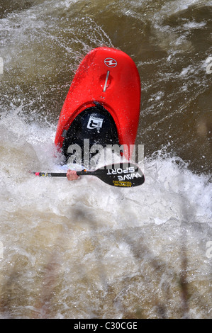 Kayacker in Colorado Rapids Foto Stock