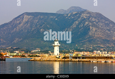 Il faro del porto entrata, Alanya, Turchia Foto Stock