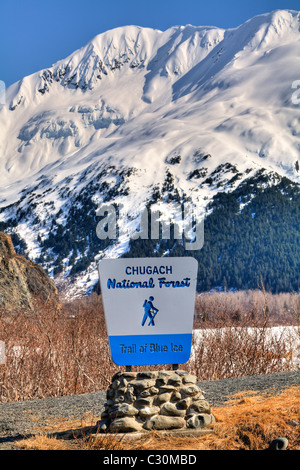 Sentiero dei Blue Ice sentiero segno, Chugach National Forest, Portage Lake, centromeridionale Alaska, molla, HDR Foto Stock