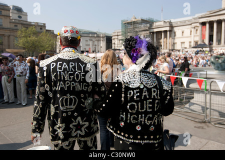 Re di perla di Wapping e Regina di Highgate in costume tradizionale St Georges giorno. Foto Stock