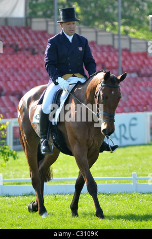 Bruce Davidson Jr. (USA) equitazione CASTELLO BALLYNOE RM. Mitsubishi Badminton Horse Trials Foto Stock