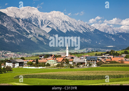 La città di Aldrans vicino a Innsbruck, Austria. Foto Stock