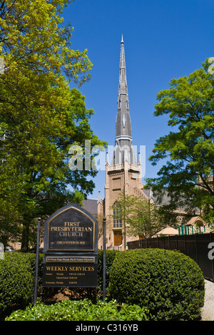 La prima chiesa presbiteriana nel centro cittadino di Charlotte nella Carolina del Nord Foto Stock