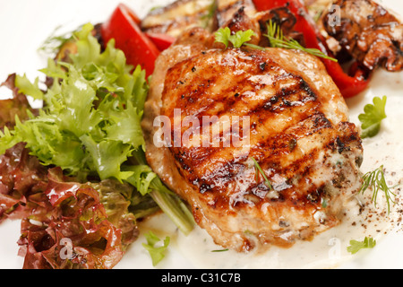 Bistecca di tacchino con verdure Foto Stock