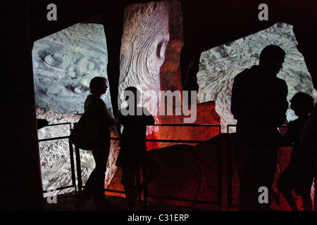 Presentazioni in LE LAMENTELE DELLA TERRA GALLERY, VULCANIA Theme Park, SAINT-LA NOSTRA-LES ROCHES, Puy-de-Dome (63), Francia Foto Stock