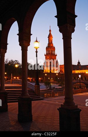 Plaza de Espana in Parco Maria Luisa a Siviglia, in Andalusia, Spagna Foto Stock
