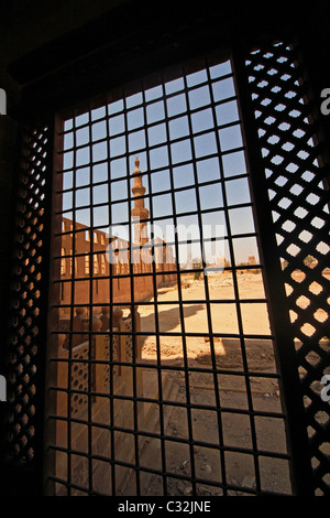 Moschea del Sultano al-Ashraf inale e amir Qurqumas, Mamluk periodo, grande cimitero Foto Stock