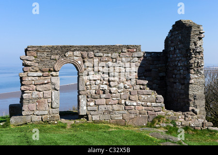 Le rovine di San Patrizio Cappella nel villaggio di Heysham vicino a Morecambe, Lancashire, Regno Unito Foto Stock