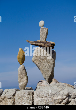 Bilanciamento del Rock - finemente equilibrato e creativo di impilamento di pietra Foto Stock