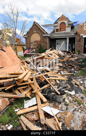 SAINT LOUIS, Missouri - aprile 26: case distrutte dopo il tornado ha colpito la Saint Louis area Venerdì 22 Aprile, 2011 Foto Stock