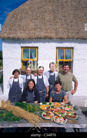 Inishmore,Isole Aran,Aran Island Hotel e il personale Foto Stock