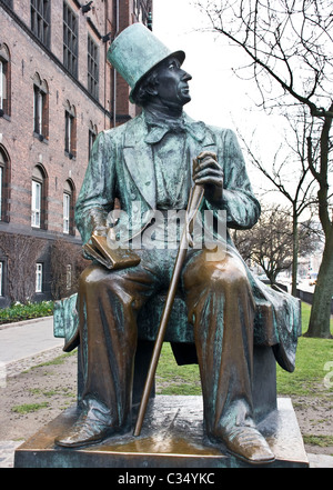 Statua del Grande danese fiaba autore scrittore Hans Christian Andersen Copenhagen DANIMARCA Scandinavia Foto Stock