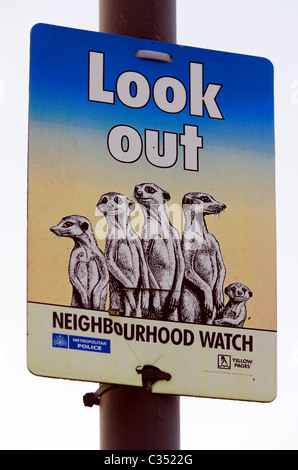 LOOK Out - Neighborhood Watch Segno , sfondo, texture, London, Regno Unito Foto Stock