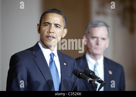 Il Presidente Usa Barack Obama, introduce il senatore repubblicano Judd Gregg (R) come il candidato per il Segretario di Stato per il commercio presso il White Foto Stock