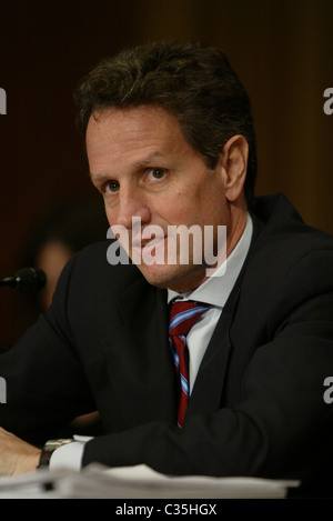 Noi Segretario del Tesoro Timothy Geithner testimonia alla Commissione delle finanze del Senato audizione su "L'PresidentÕs FY2010 Bilancio Foto Stock