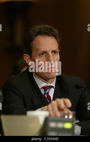 Noi Segretario del Tesoro Timothy Geithner testimonia alla Commissione delle finanze del Senato audizione su "L'PresidentÕs FY2010 Bilancio Foto Stock