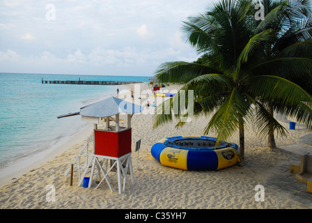 La spiaggia di Doctors Cave club balneare spiaggia privata in Montego Bay, Giamaica Foto Stock