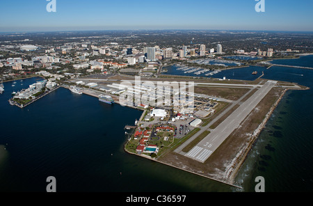 Vista aerea al di sopra di Albert Whitted Aeroporto San Pietroburgo Florida Foto Stock