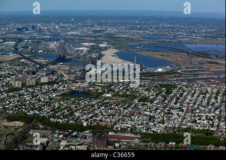 Vista aerea sopra Jersey City New Jersey Newark in background Foto Stock