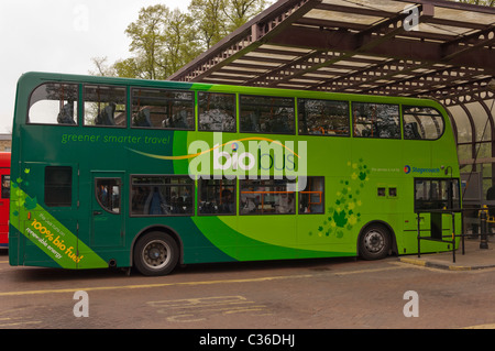 Un bus bio in esecuzione su 100% bio carburante in Cambridge , Cambridgeshire , Inghilterra , Inghilterra , Regno Unito Foto Stock