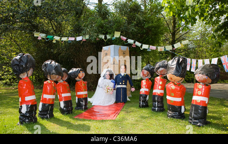 Scarecrows sul display all'annuale Wray Spaventapasseri Festival, Lancaster, Regno Unito Foto Stock