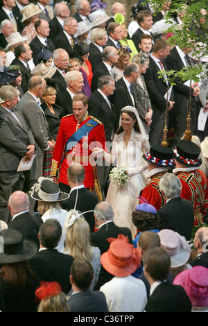 Sua Altezza Reale il principe William del Galles KG e Miss Catherine Middleton matrimonio all Abbazia di Westminster Venerdì 29 Aprile 2011 Foto Stock