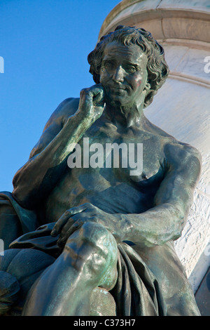 L'Europa, Francia, Marne (51), il dettaglio del monumento (destra) le Commerce (da Pigalle).Place Royale (Royale Square), Reims Foto Stock