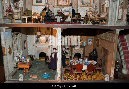 Londra, Regno Unito, Casa delle bambole per bambini in mostra al "London Toy & Model Museum", "Amy Miles House, giocattoli vintage anni '1890, arte storica di londra Foto Stock