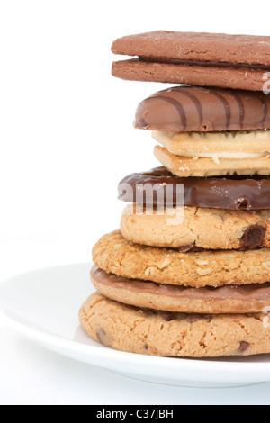 Studio shot su sfondo bianco di una pila di biscotti Foto Stock