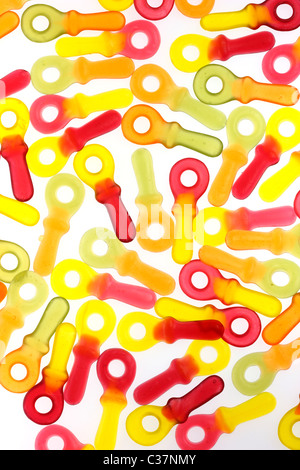 Caramelle gommose, diversi colori, gusto, contiene un sacco di zucchero e aromi artificiali. Forma di bimbo di dummy. Foto Stock